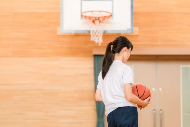中学3年生・女子　右肩の痛み（スポーツ）