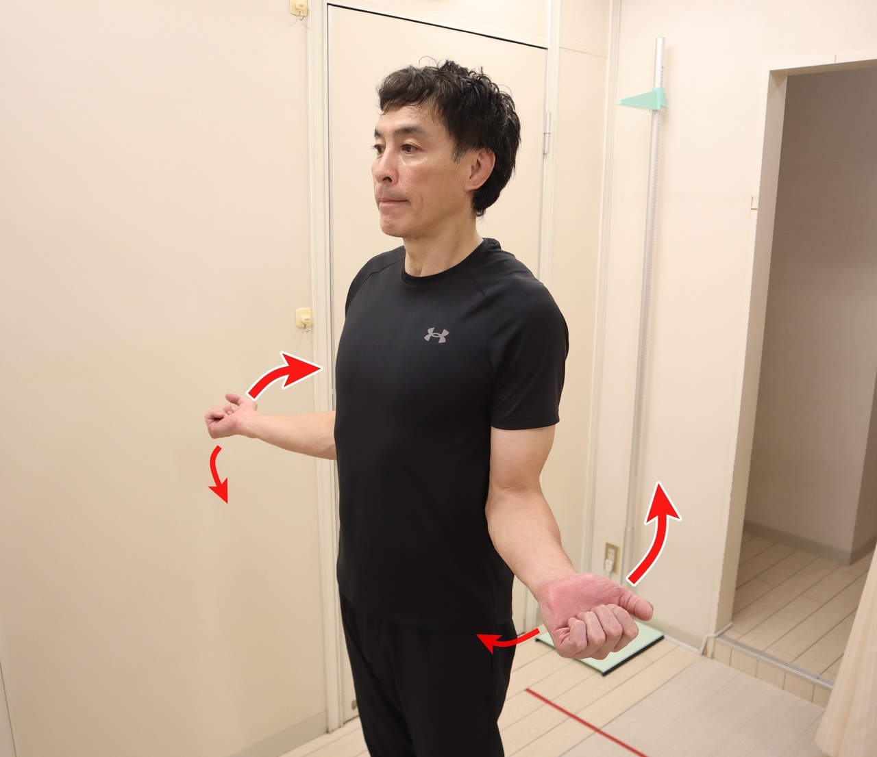 巻き肩の治し方！簡単ストレッチで猫背・ストレートネックをスッキリ改善