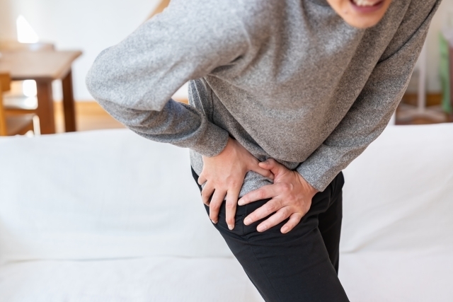 足の付け根（股関節）が痛い （あぐらがかけない）